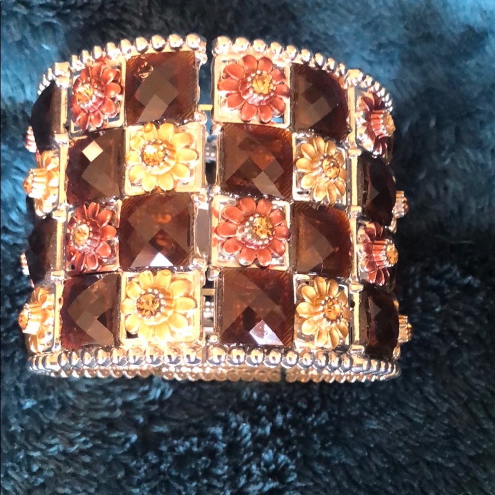 Stone and flower bracelet